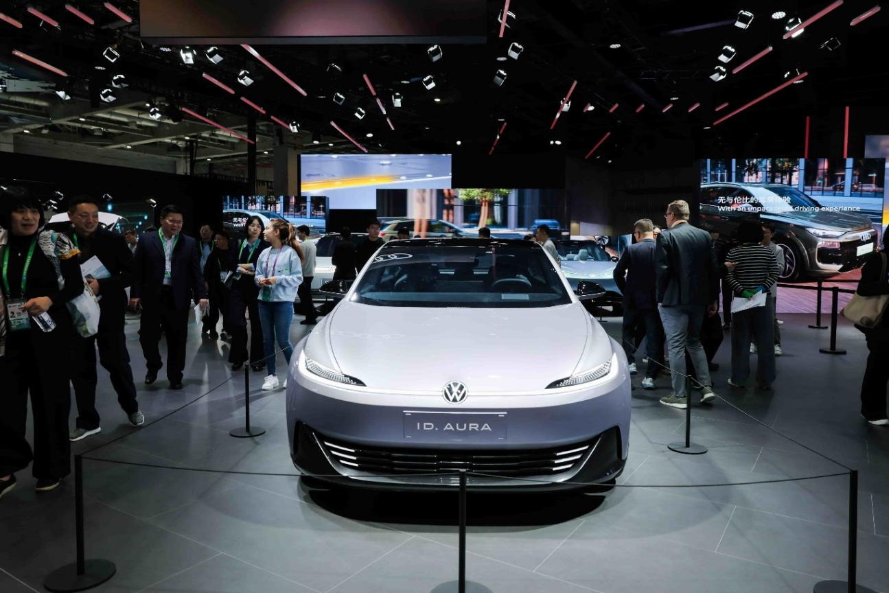 再赴進(jìn)博之約｜大眾汽車集團(tuán)前沿科技點(diǎn)亮出行未來